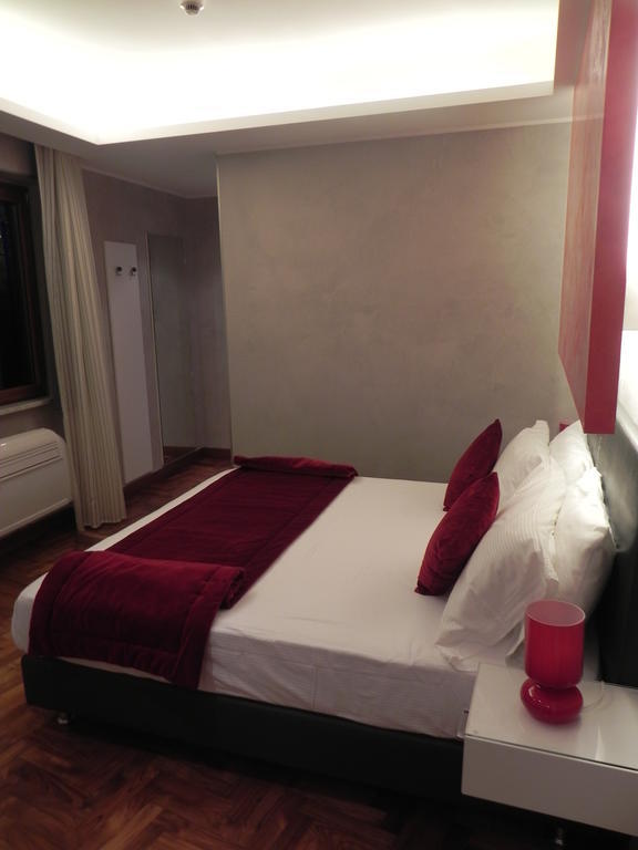 Gente Di Notte Hotel ฟรัสกาตี ภายนอก รูปภาพ